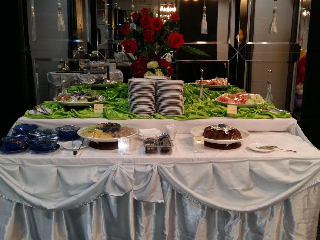 Couleur Hotel Cengkareng Giacarta Esterno foto