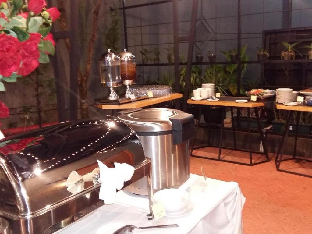 Couleur Hotel Cengkareng Giacarta Esterno foto