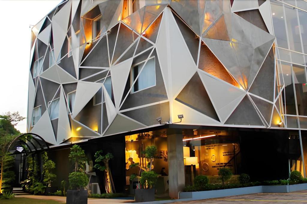 Couleur Hotel Cengkareng Giacarta Esterno foto
